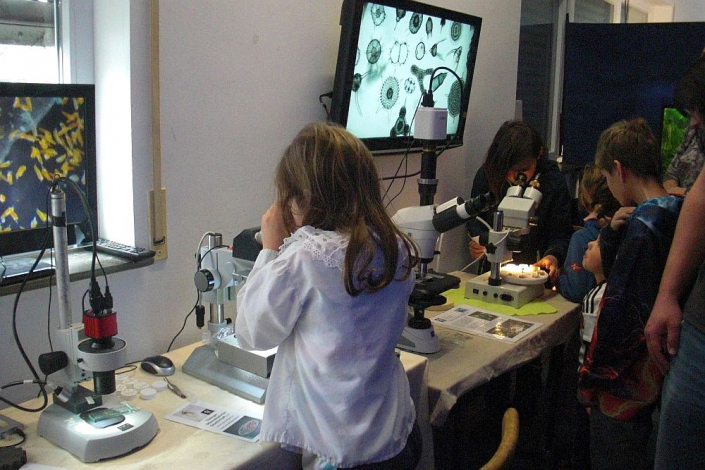 TMG_bei_der_Aquarienausstellung_Moessingen__Foto_Horst_Fries_01